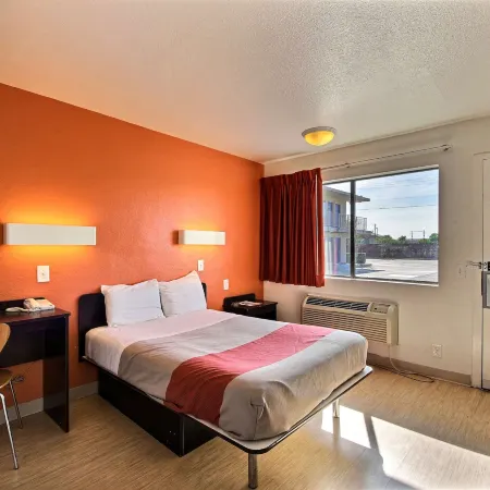 Motel 6 Laredo, TX - South