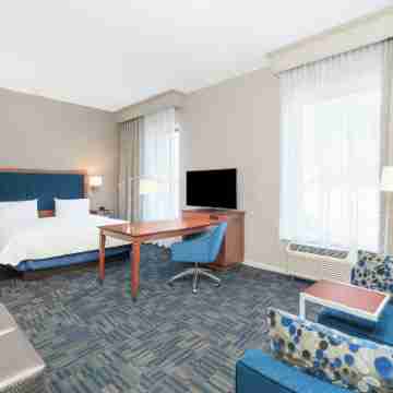 Hampton Inn & Suites Newburgh - Stewart Airport Rooms
