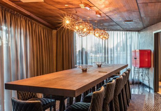 1. 호텔 클라크 부..