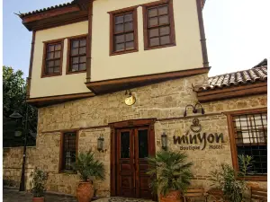Minyon Hotel