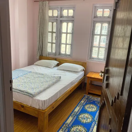 Himalayan Vacation Home Отели рядом с достопримечательностью «Свойамбу Ступа»