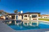 5BR Resort-style Oasis 2 Primary s Cabana Gameroom