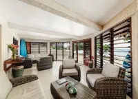 웨이브스 앳 서프사이드