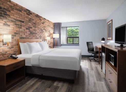 Travelodge by Wyndham Barrie