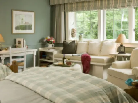 Lake Opechee Inn and Spa Hotels in Laconia