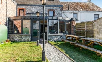 Stone Cottage with Sauna & Hot Tub Near Cave of Lorette in Rochefort