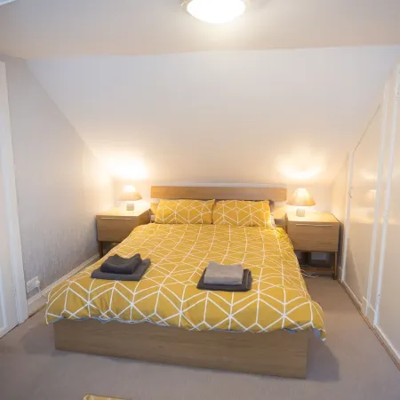 Sandgate 2-Bed Apartment in Ayr Central Location