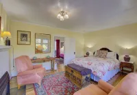 Secret Garden Inn & Cottages - parcheggio