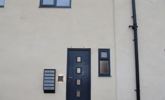 Lovely 1-Bed Apartment in Bolton - Housity