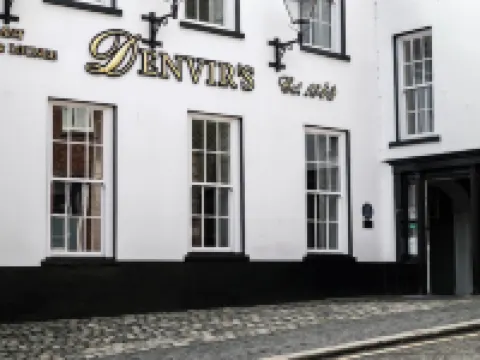 デンヴィアーズ オブ ダウンパトリック ダウンパトリックのホテル