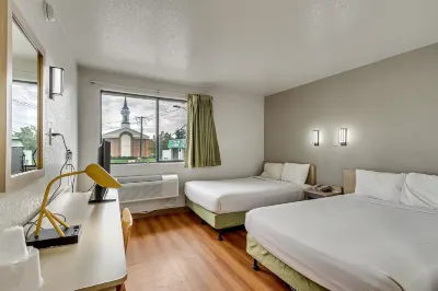 Motel 6 Ogden, UT- Downtown Các khách sạn ở Huntsville