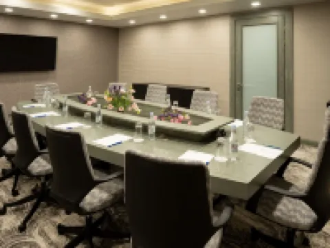 スフェラバイステラーホテルズ、エレバン エレバンのホテル