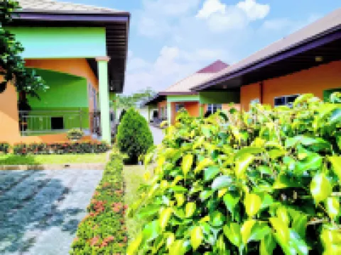 레나조 엑스클루시브 센터  호텔