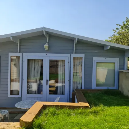 Pet Friendly Private Cabin Town Eurotunnel Beach