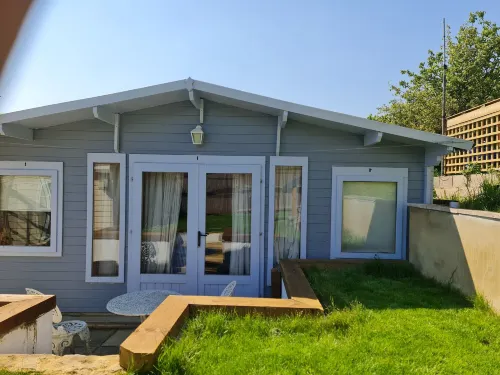 Pet Friendly Private Cabin Town Eurotunnel Beach Hotels in Hythe