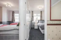 コージー  3  ベッドルーム ホーム ウィズ  WiFi パーキング & ガーデン