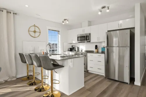 New Apartments in Cranston by Globalstay - Apartments