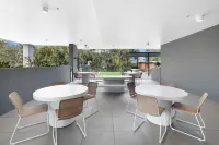 Sandbar Private Apartments - Hosted by Burleigh Letting Company Hotel di Burleigh Heads