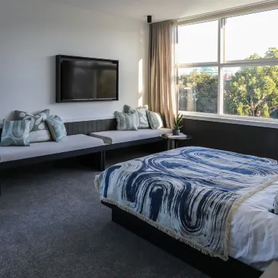 Barrys Beach Road Hotel Hotels near Bondi Beach