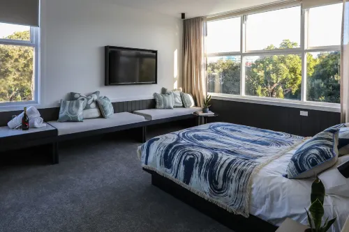 Barrys Beach Road Hotel