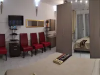 Apartment - Sleeps 3 & Swimming Pool Ξενοδοχεία στην πόλη Realmonte
