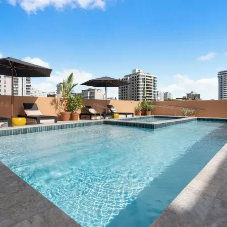HiBird- Apartment and Suites Hotel