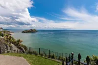 Sherbourne House - Seaside Apartment - 3-Star
