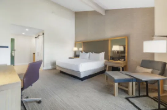 帕拉梅薩高爾夫度假酒店 彩虹酒店