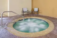 La Quinta Inn & Suites by Wyndham Weatherford OK - spa
