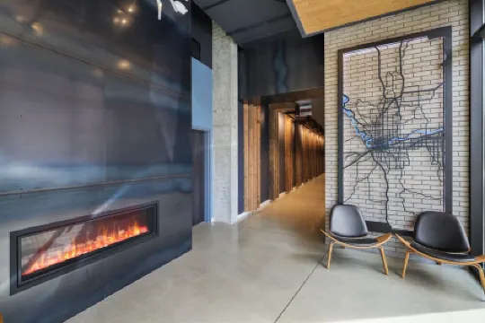 Spacious Urban Luxury Living with Free Parking