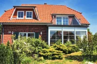 Ferienhaus Sandregenpfeifer Direkt an der Ostsee Hotels in der Nähe von Outpost One