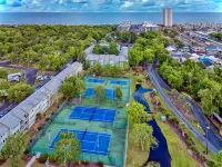 Access to Indoor Pool and Resort Amenities - Inviting Coastal Retreat Hotel di Surfside Beach