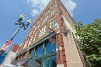 Gay St Luxury: Walk Everywhere!
