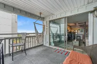 Endless Views and Premium Linens - Gorgeous Oceanfront Escape