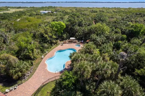 Luxury Amenities and Nature Trails - Exquisite Private Retreat