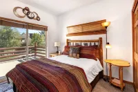 Community Pool and Hot Tub Access - Exquisite Townhouse Retreat