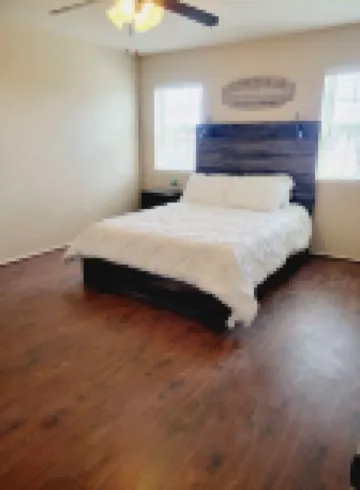 Modern Secluded 2 BR 1.5 Bath