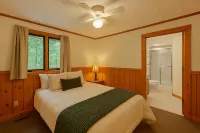 Pine & Paddle Hotel a St. Germain