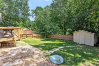 Private Hot Tub and Spacious Yard Near Scenic Trails - Cozy Retreat Hotels in Bella Vista