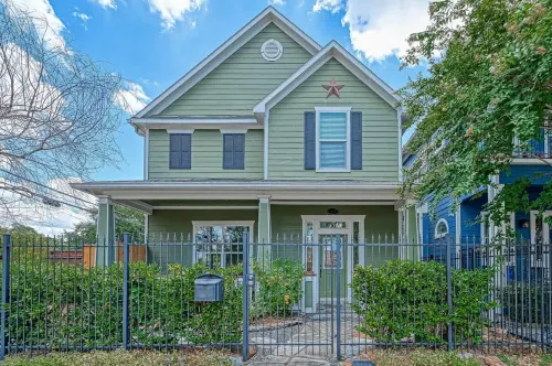 Charming Retreat with Tranquil Pool and Outdoor Dining - Cozy Haven