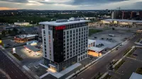 Grand Times Hotel Laval - Centropolis Các khách sạn gần Musée Pour Enfants De Laval Inc