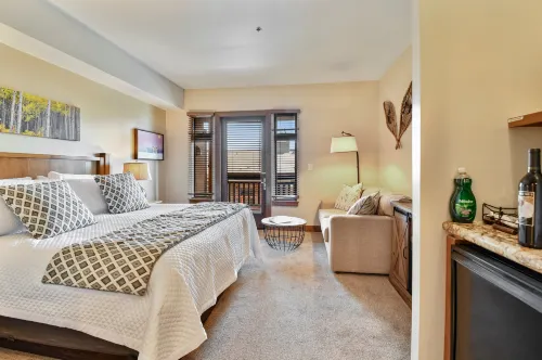 Unequalled Ski in Out, Next to Gondola, Sundial hotel room, Pool, Hot tub, Condo Nast Winner C316A