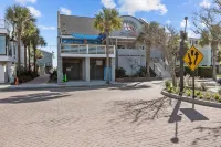 Oceanfront 1st Floor Condo!! Community Pool & Fishing Pier! In the Heart of IOP! Hotels in Isle of Palms