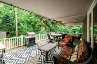 Spacious Living and Hot Tub Oasis - Chic Modern Retreat