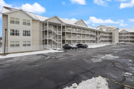Lakeside Balcony and Three Pools - Charming Rustic Retreat