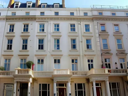 Astor Victoria Hostel