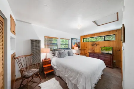 Tranquil Retreat with Hot Tub and Rustic Charm - Cozy Escape