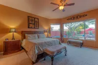 Mountain Views and Resort Amenities - Stunning Oasis Retreat