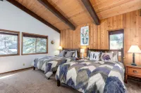 Private Hot Tub and Game Room - Spacious Mountain Retreat