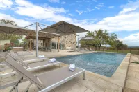 Luxury Pool and Hot Tub with Scenic Views - Exquisite Hill Country Retreat